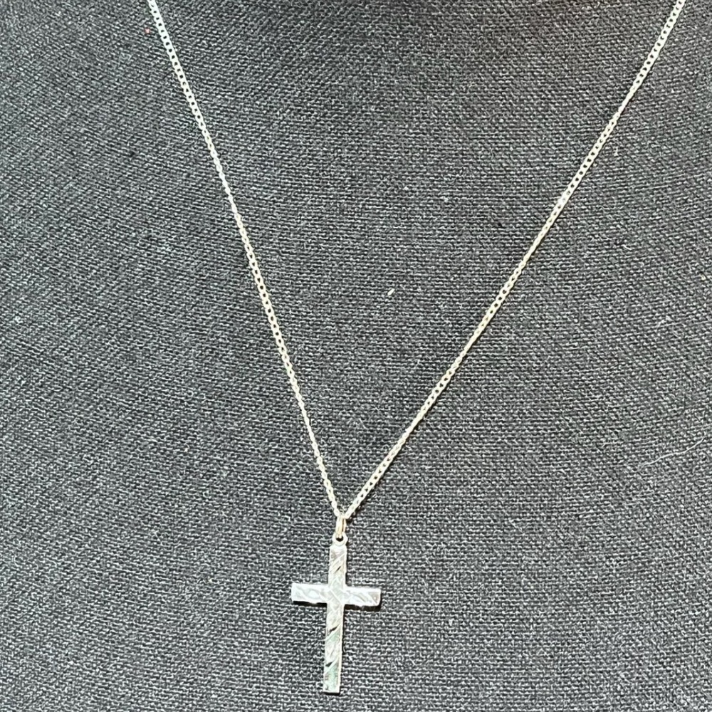 Sterling Silver Cross Necklace Diamond Cut Engraved Pendant 18 Inch Chain